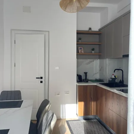 Sunny City Center Apartment Lezhe Exterior photo