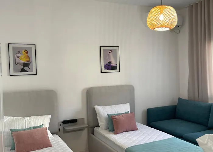 Sunny City Center Apartment