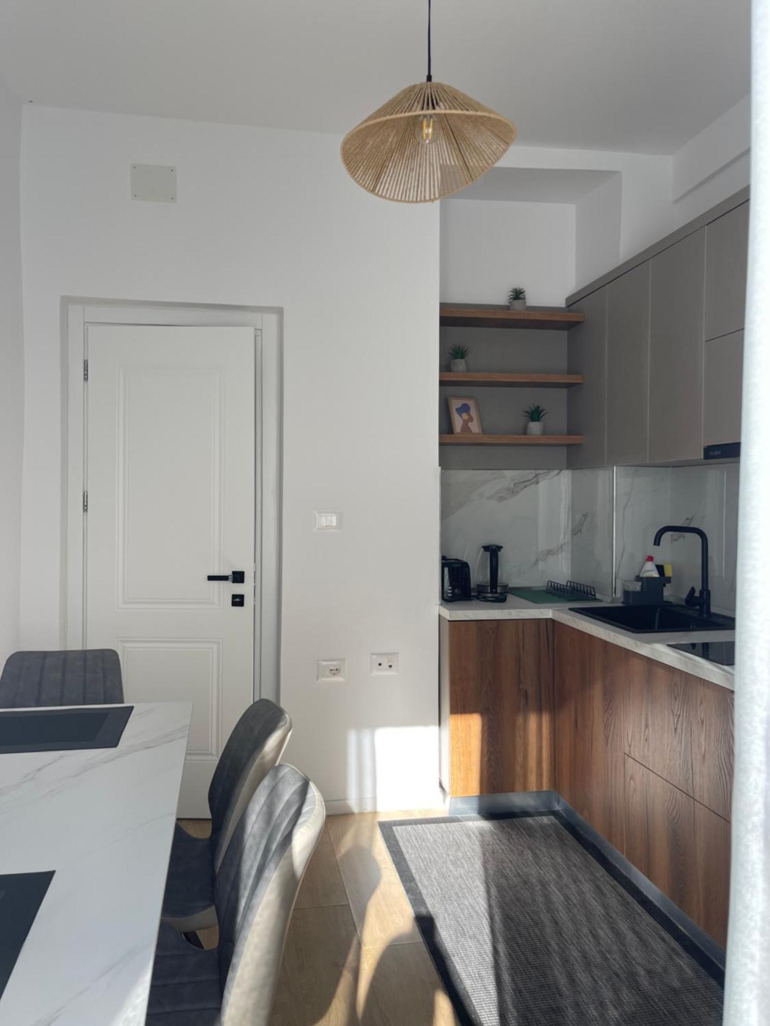 Sunny Center Apartment *