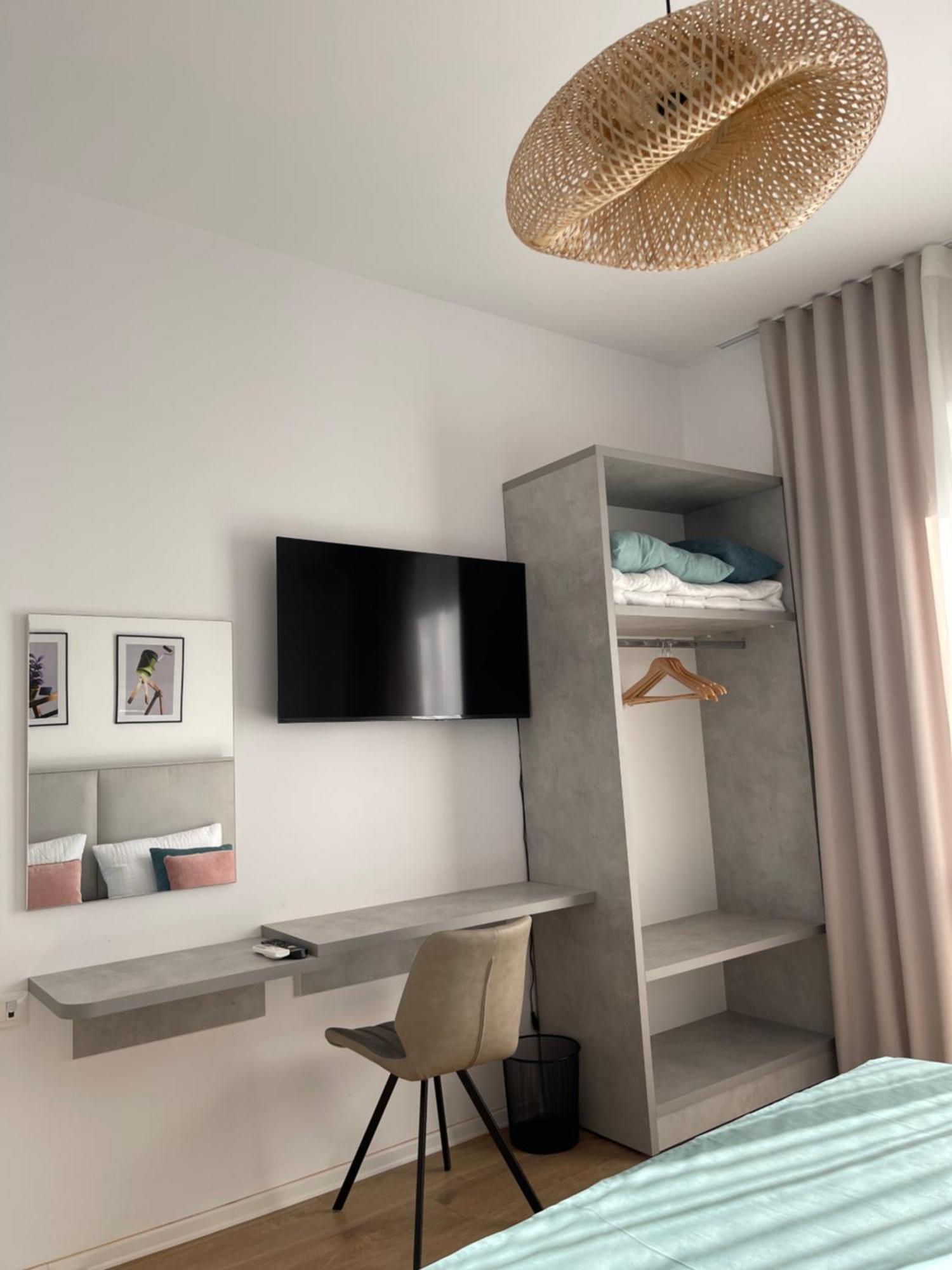 Sunny Center Apartment *